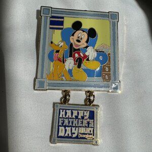 Disneyland Mickey Mouse Happy Father's Day 2007 Collectible Pin, Good Condition